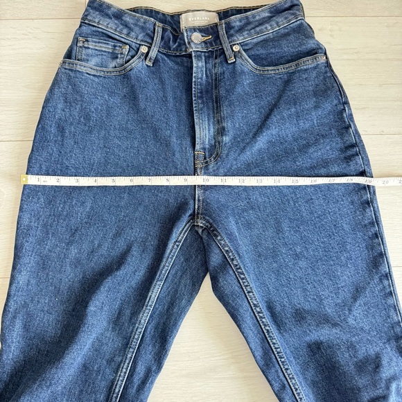 Everlane Curvy Cheeky Jeans - Butt Lifting Flattering for the Curvy Ladies - Picture 2 of 11